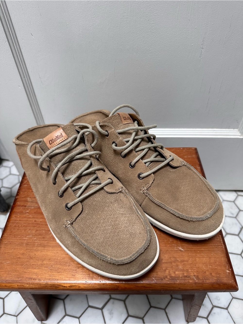 EUC OluKai Nalukai Kala Shoe - Sz 11